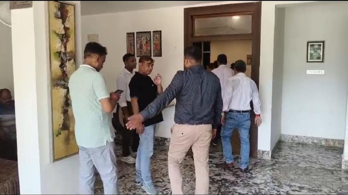 कैमूर पॉलिटेक्निक कॉलेज के प्रिंसिपल 60 हजार रिश्वत लेते गिरफ्तार, निगरानी विभाग की बड़ी कार्रवाई