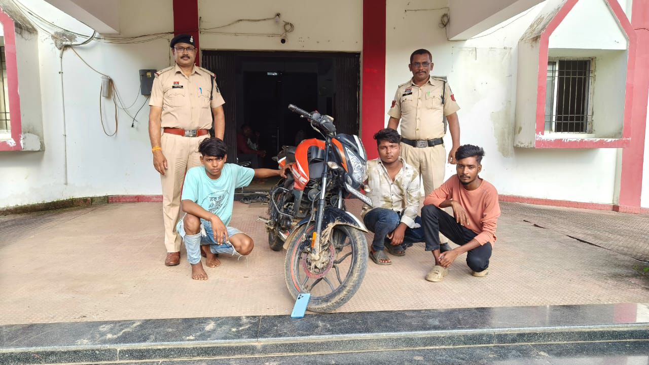 लूटपाट करने वाले 4 आरोपियों को पुलिस ने किया गिरफ्तार