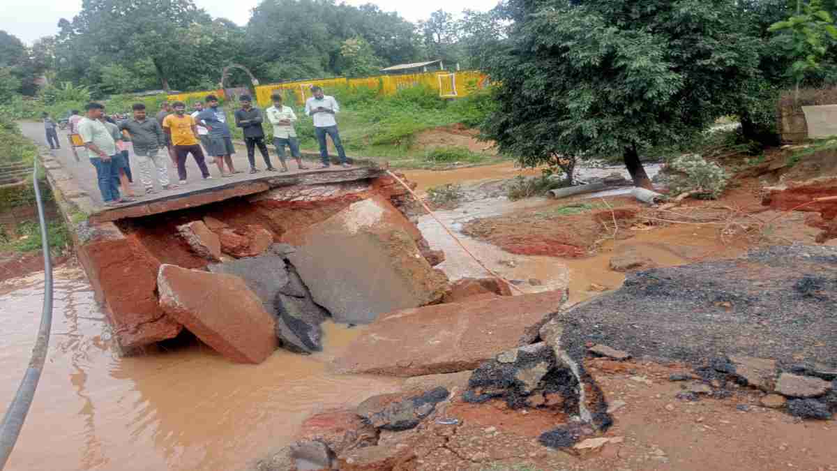 MP में मूसलाधार बारिशः शहडोल में पुलिया के साथ सड़क भी बही, आवागमन बाधित