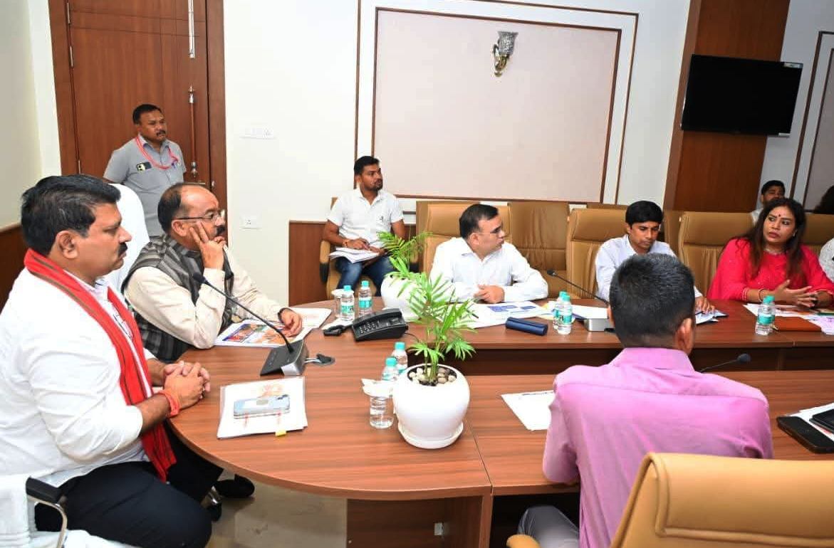उप मुख्यमंत्री अरुण साव ने भू-अर्जन और सड़क निर्माण में तेजी लाने के दिए निर्देश, धीमी प्रगति पर जताई नाराजगी