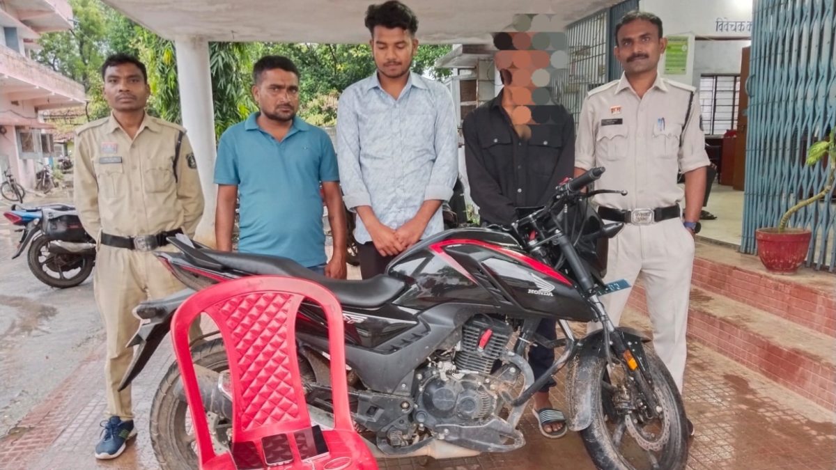 CG Crime News : रिटायर्ड आर्मी अधिकारी के खाते से लाखों की ठगी, दो आरोपी गिरफ्तार
