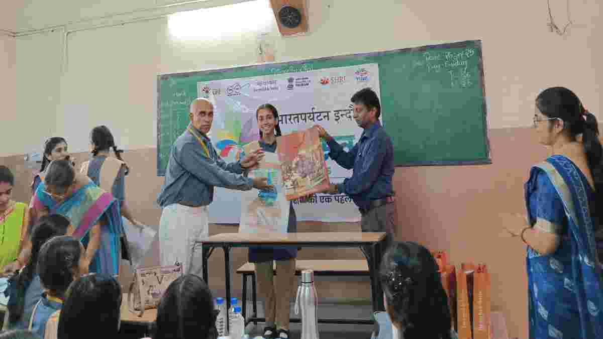 विश्व पर्यटन दिवस और स्वच्छता ही सेवा अभियानः  चित्रकला स्पर्धा में 100 से ज्यादा बच्चों ने दिखाई प्रतिभा, स्वच्छता का महत्व चित्रों में दर्शाया