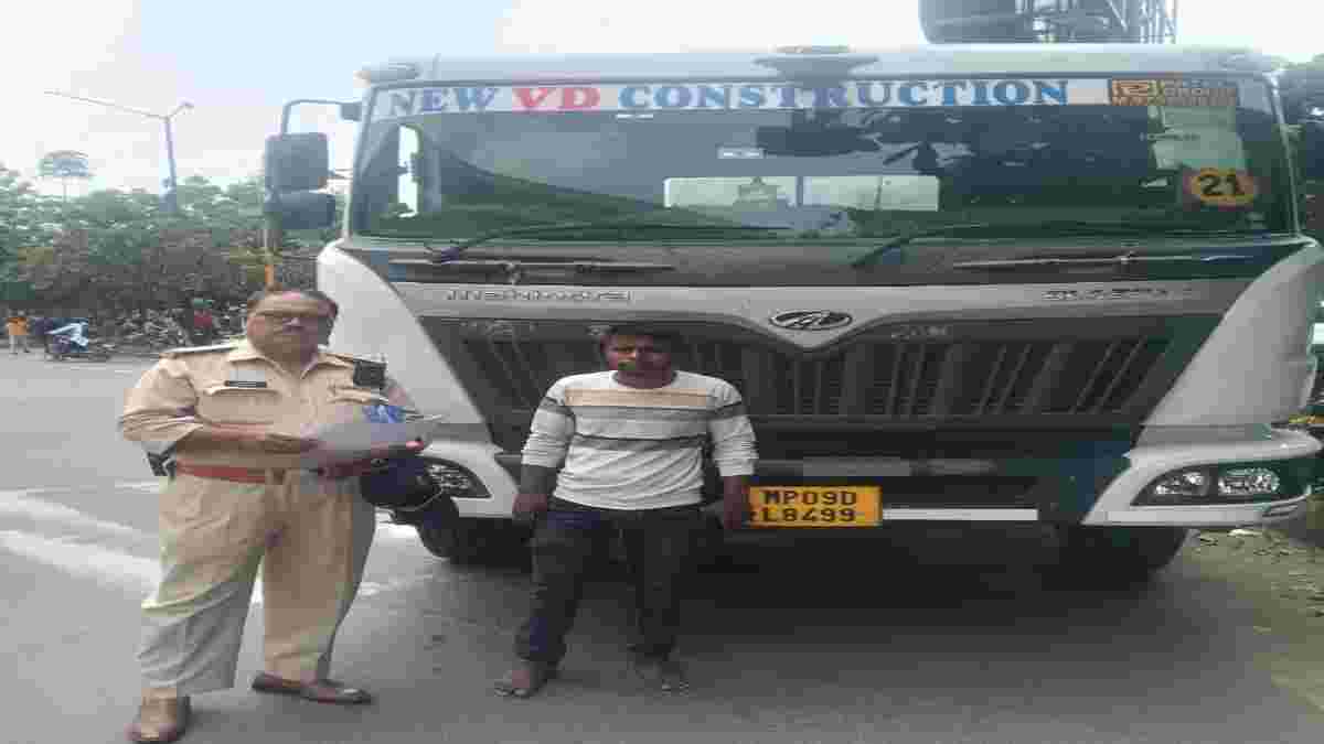 ट्रक हादसे के बाद पुलिस की सख्तीः नो एंट्री में घुसने वाले 37 भारी वाहनों पर कार्रवाई, चेकिंग अभियान रहेगा जारी