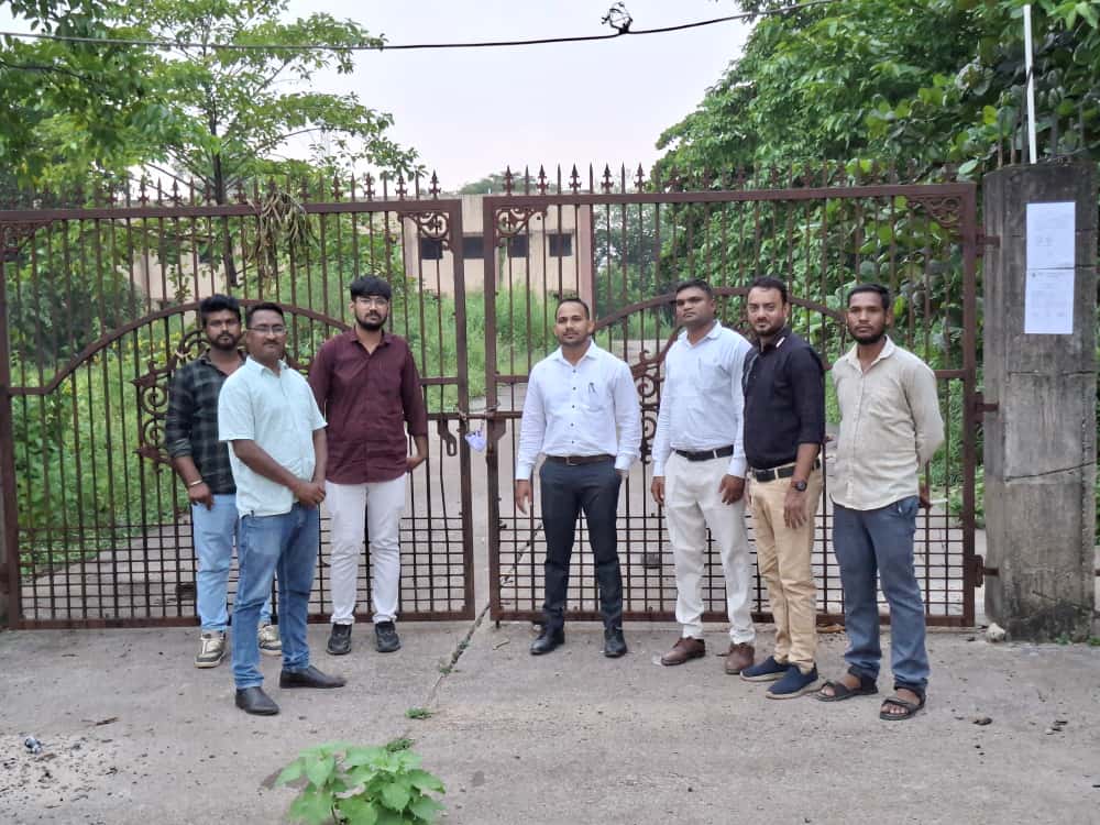 जोन 10 में 8 व्यावसायिक परिसर सील, 35.91 लाख रुपये का बकाया, 1.80 लाख नकद वसूला गया