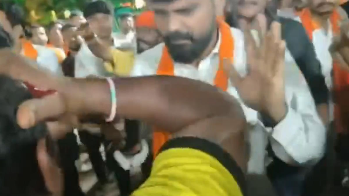 गरबा में मचा बवाल, युवक का सिर फूटा, पहुंचाना पड़ा अस्पताल…