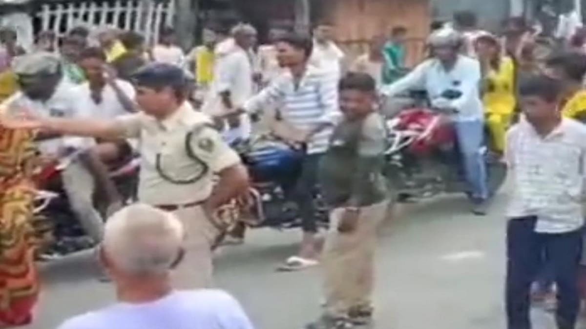 बेगूसराय में सड़क हादसे में छात्र की दर्दनाक मौत,घर में मचा कोहराम