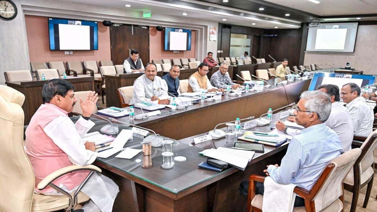 CG समेत 3 राज्यों में दहाड़ सकते हैं MP के टाइगर, असम से एक सींग वाला गेंडा प्रदेश में लाने की तैयारी, राज्य वन्य प्राणी बोर्ड की 30वीं बैठक में CM डॉ. मोहन ने कई प्रस्तावों को दी हरी झंडी