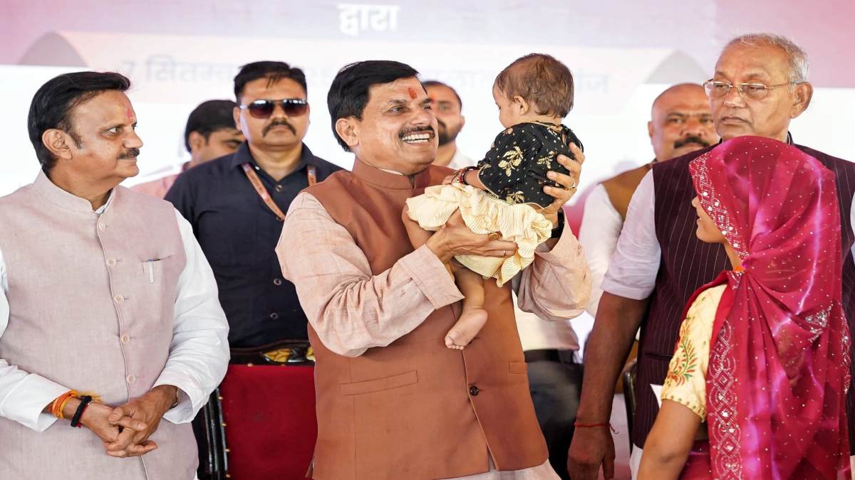 CM डॉ. मोहन ने मऊगंज को दी बड़ी सौगात, देवतालाब में 241 करोड़ के निर्माण कार्यों का किया शिलान्यास और लोकार्पण