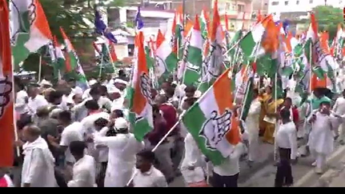 पटना में कांग्रेस का हल्ला बोल, जमीन चोर गद्दी छोड़ के नारों के साथ सरकार पर साधा निशाना, अडाणी को ज़मीन देने का आरोप