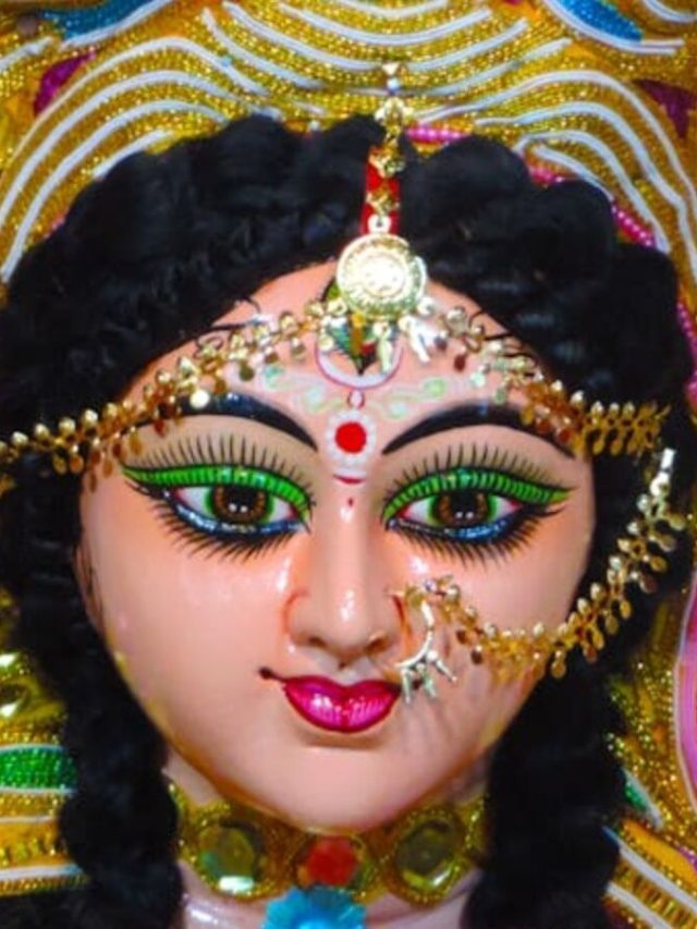 Shardiya Navratri 2025: देवी दुर्गा की बिंदी के नीचे छिपी छोटी मकड़ी की अनकही कहानी?