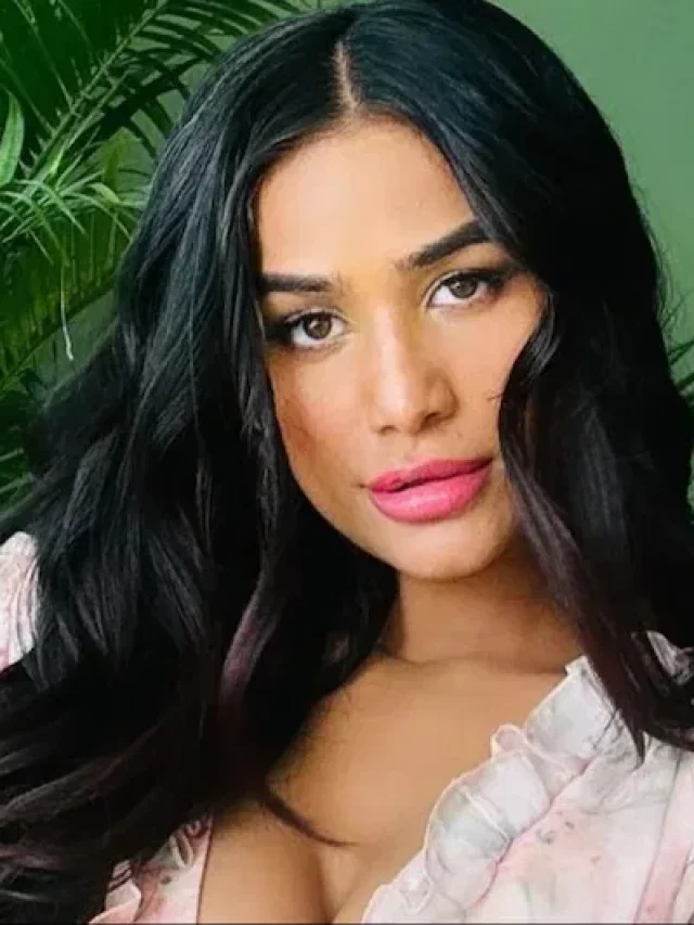 Poonam Pandey:दिल्ली की लवकुश रामलीला में पूनम पांडे की एंट्री से विवाद