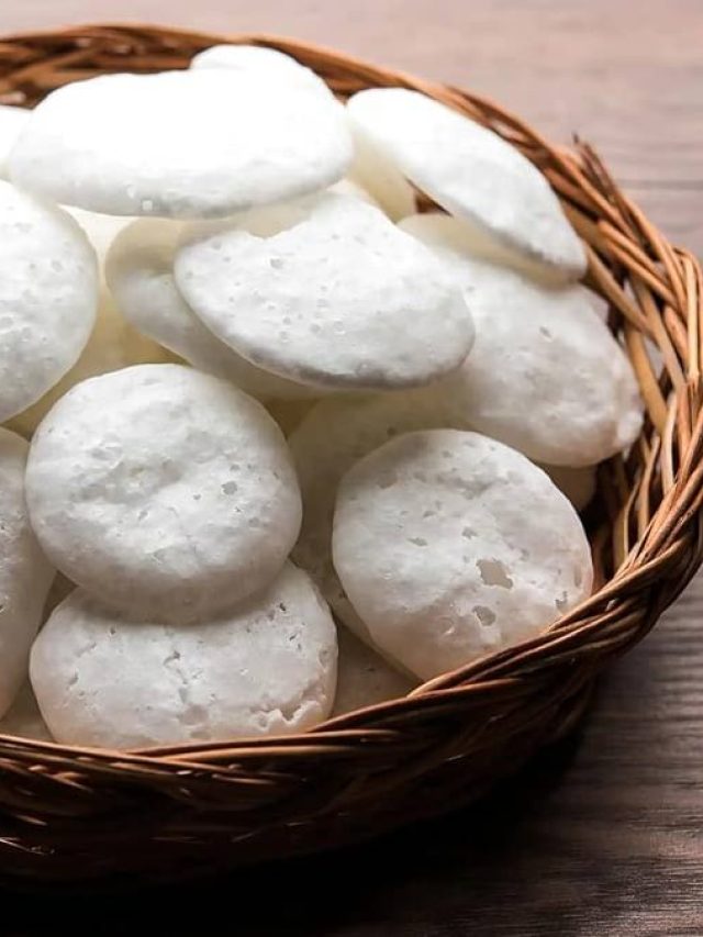 Navratri 2025 Bhog: नवरात्रि में माता को बताशे का भोग क्यों लगाना चाहिए?