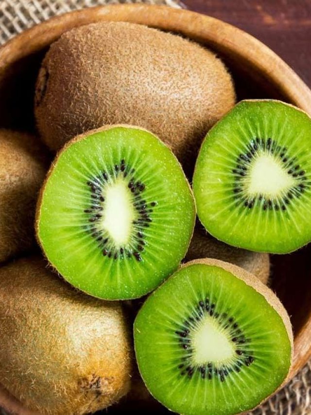 Fitness Tips: 30 के बाद महिलाओं को इन फलों का करना चाहिए सेवन, नहीं तो जल्द दिखने लगेगा  बुढ़ापा