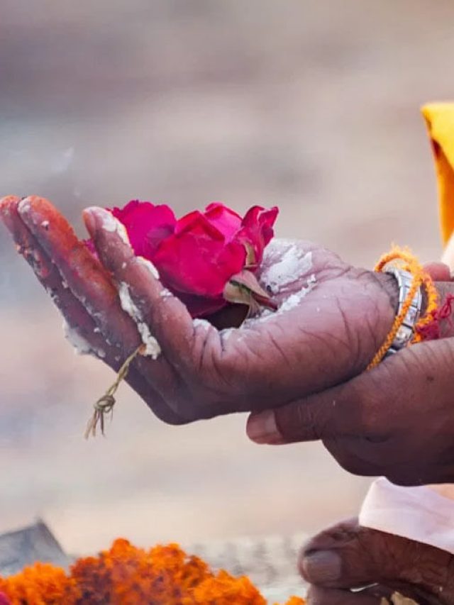 Sarva Pitru Amavasya 2025: सर्व पितृ अमावस्या पर सूर्य ग्रहण, कैसे और कब कर पाएंगे श्राद्ध ?