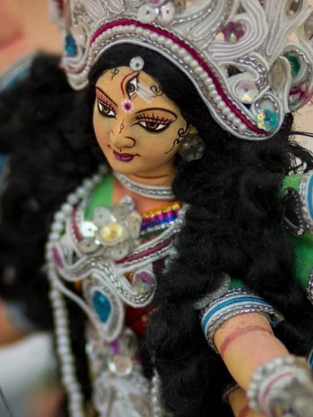 Shardiya Navratri 2025: नवरात्रि के 9 दिन इन बातों का रखें ध्यान,  वरना माता रानी हो जाएगी नाराज…