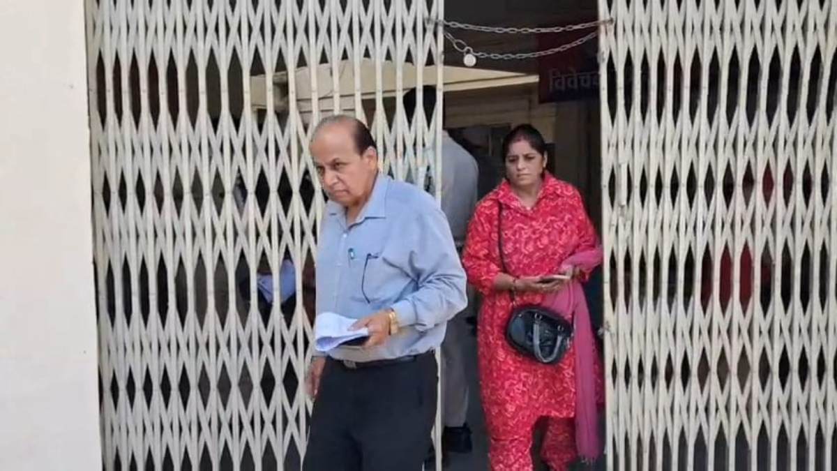 स्वास्थ्य अधिकारी से मांगा टैरर टैक्स: पत्नी को धमकी देने वाले ने भेजा मैसेज- सुपारी मिली है, बचना है तो 15 लाख दो…