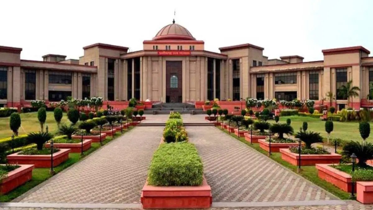 अबूझमाड़ एनकाउंटर : मुठभेड़ में नहीं पुलिस कस्टडी में पिता की मौत का आरोप, बेटे की याचिका पर हाईकोर्ट में हुई सुनवाई, सरकार से मांगा गया जवाब