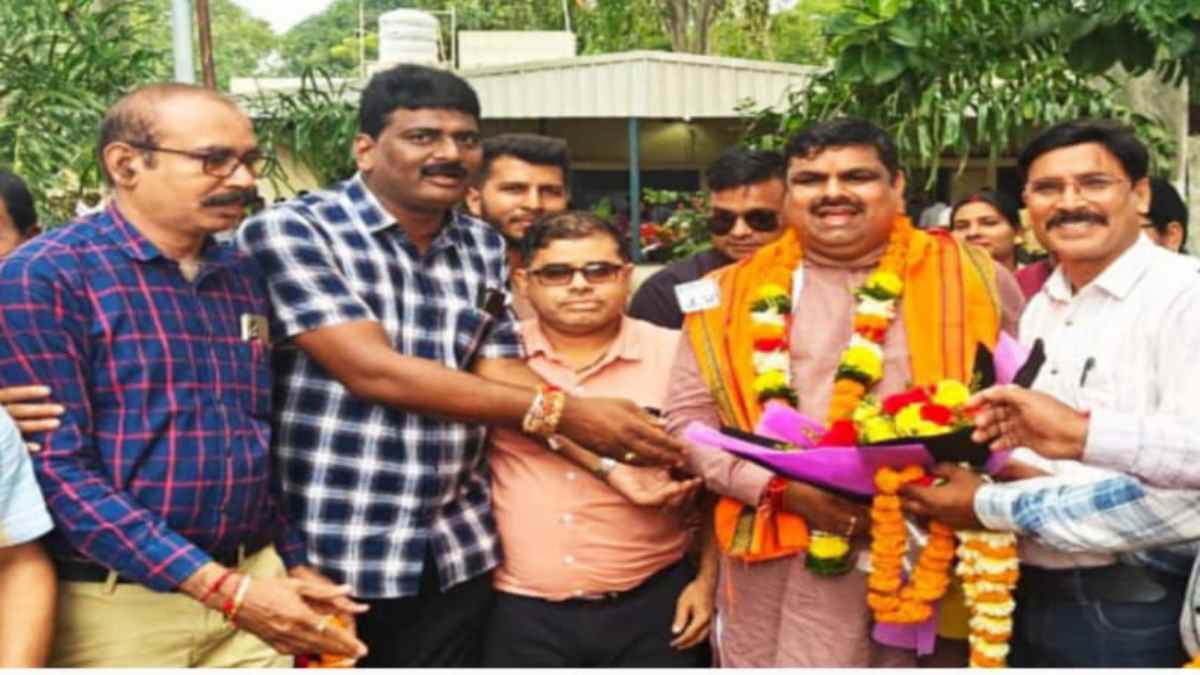 ये कैसी दोहरी नीति – आत्मानंद स्कूलों में प्राचार्य पदोन्नति के लिए पद रिक्त, पर व्याख्याता पदोन्नति के लिए नहीं, शालेय शिक्षक संघ ने शिक्षा मंत्री को लिखा पत्र, कहा – पदोन्नति से भरा जाए आत्मानंद स्कूलों के सभी रिक्त पद