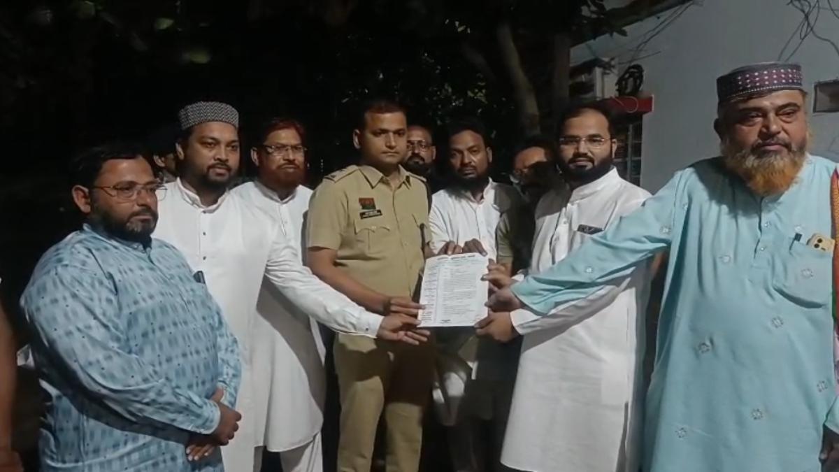 कवर्धा गैंगरेप मामले में मुस्लिम समाज ने की आरोपियों पर कड़ी कार्रवाई की मांग,  राज्यपाल के नाम पुलिस को सौंपा ज्ञापन