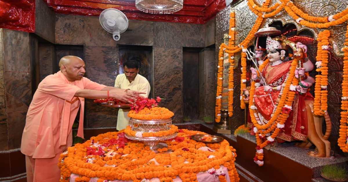 मां पाटेश्वरी के दरबार पहुंचे सीएम योगी : माता की उतारी आरती, राजकीय पॉलिटेक्निक का किया उद्घाटन, मंच से उपद्रवियों को दी चेतावनी, कहा- कीमत चुकानी पड़ेगी