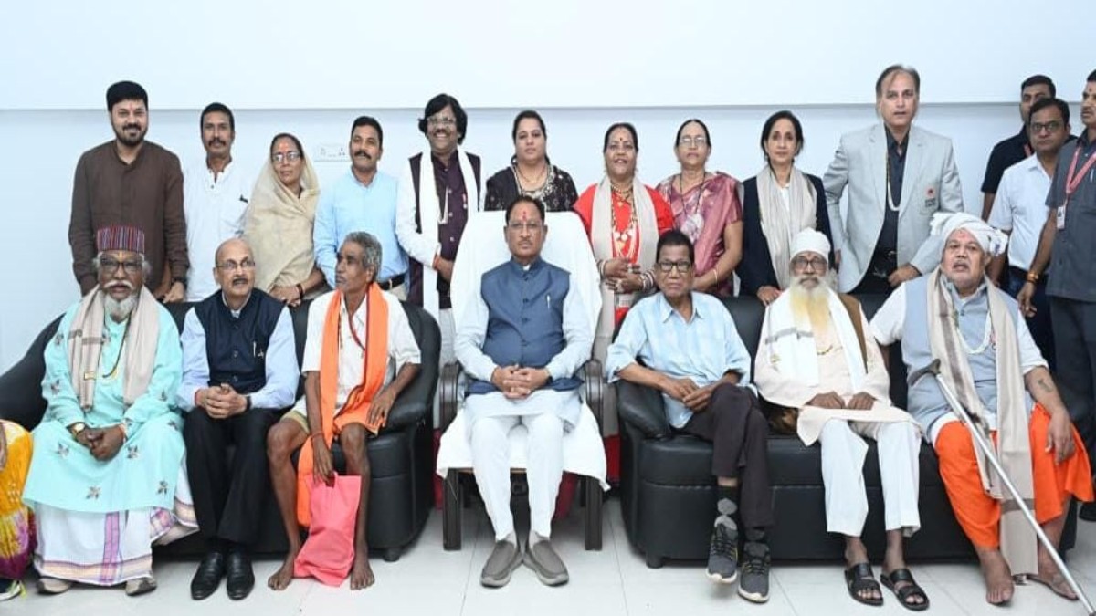 जीएसटी 2.0 रिफॉर्म्स “धन्यवाद मोदी जी” कार्यक्रम : मुख्यमंत्री ने पद्मश्री प्राप्त विभूतियों और राष्ट्रीय खिलाड़ियों को किया सम्मानित, कहा- जीएसटी रिफॉर्म्स से आर्थिक क्षेत्र में हुए ऐतिहासिक बदलाव