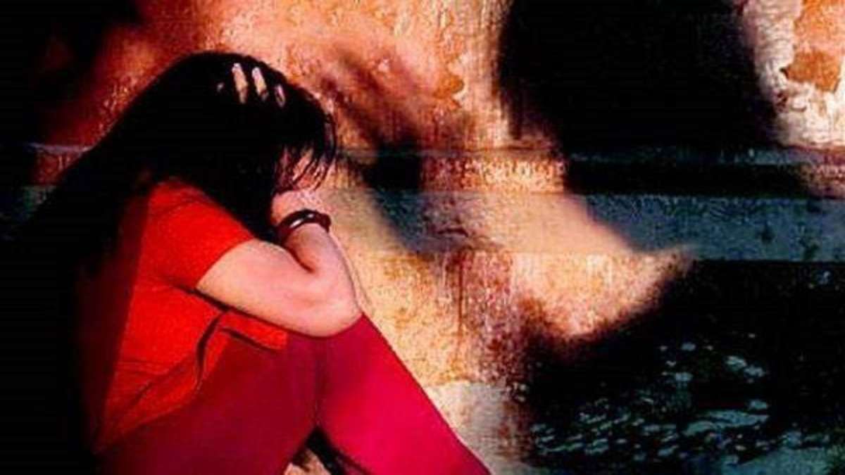 सहेली की मां ने शराब पिलाकर धकेला देह व्यापार में, पुलिस ने पीड़िता का किया रेस्क्यू, 2 नाबालिग समेत 5 आरोपी गिरफ्तार…