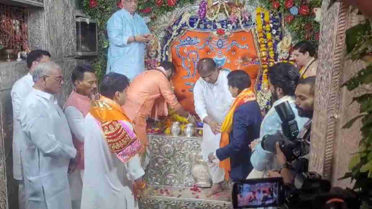मंत्री सिंधिया और महाआर्यमन पहुंचे खजराना गणेश मंदिर: लिया आशीर्वाद, MPCA के अध्यक्ष पर आज लगेगी अंतिम मुहर