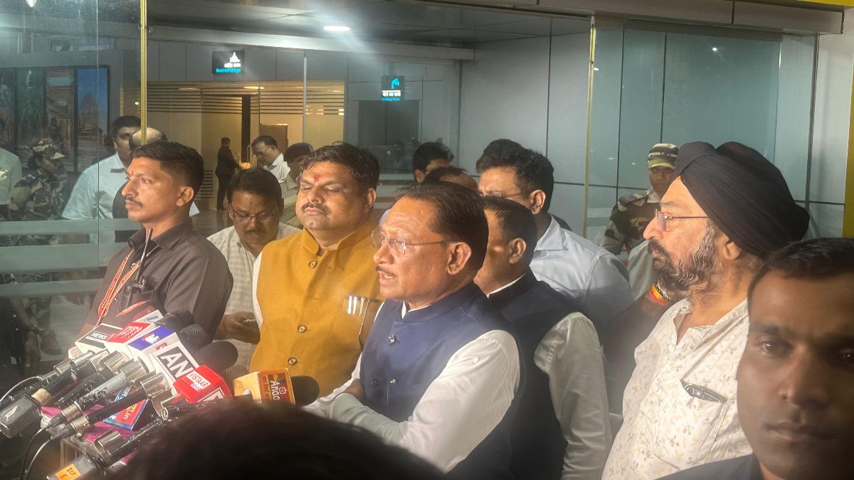 केंद्रीय गृह मंत्री अमित शाह से मुलाकात कर दिल्ली से लौटे सीएम साय, कहा- नक्सल मुद्दे और बस्तर में आई बाढ़ पर हुई चर्चा