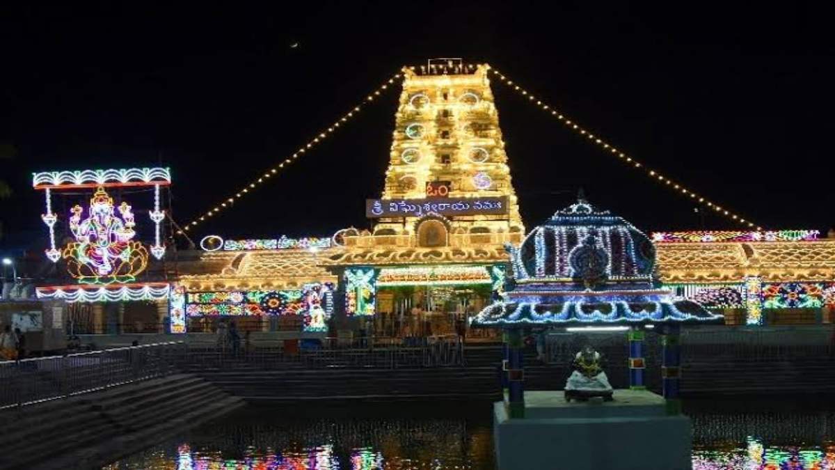 श्रद्धालुओं की आस्था का केंद्र है 11वीं शताब्दी का वरसिद्धि विनायक मंदिर, अपने विवादों को सुलझाने के लिए भगवान गणेश के सामने शपथ लेते हैं भक्त …