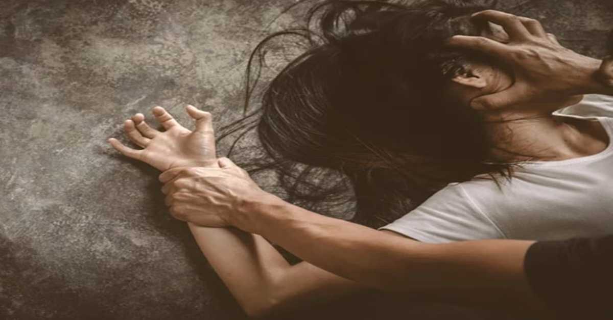 LOVE के पन्ने में धोखे की स्क्रिप्टः आकाश बनकर युवती को प्यार के जाल में फांसा, कई बार मिटाई हवस, फिर…