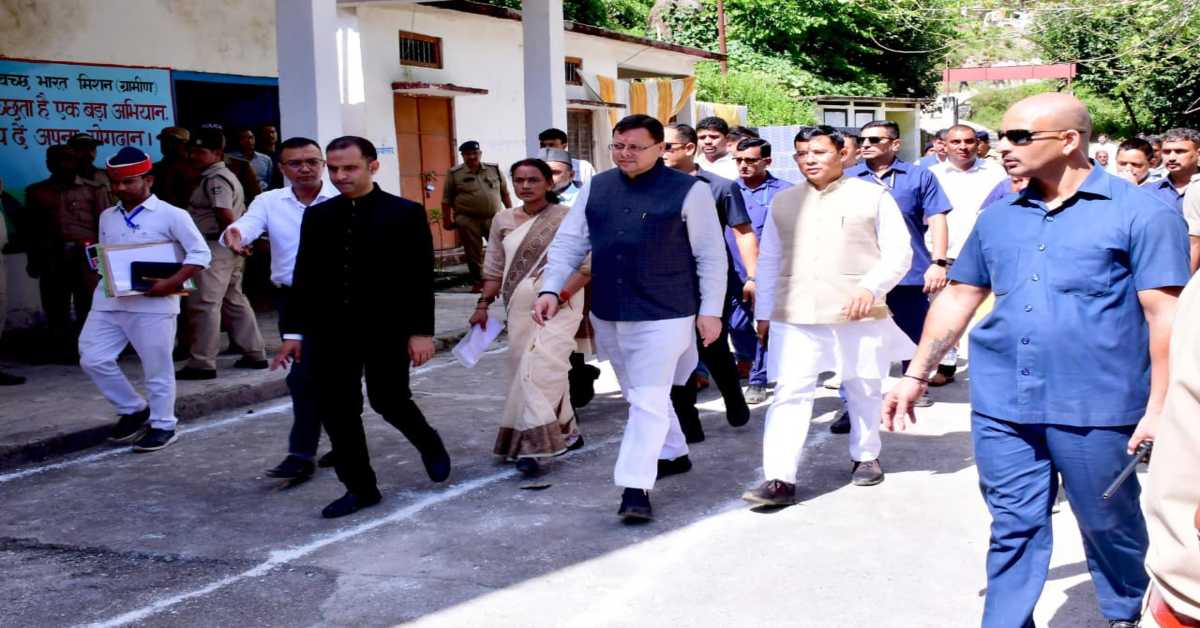 हम आपके साथ मजबूती से खड़े हैं…CM धामी ने आपदा प्रभावित लोगों से मिलकर किया मदद करने का भरोसा, अधिकारियों को भी दी ये हिदायत