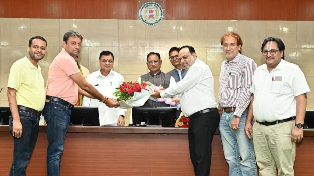 जीएसटी रिफॉर्म के लिए व्यावसायिक संघों के प्रतिनिधियों ने मुख्यमंत्री का जताया आभार, CM साय ने कहा- GST में बदलाव से राज्य और देश की अर्थव्यवस्था को मिलेगी नई गति, कारोबारियों और आमजन को मिलेगा लाभ