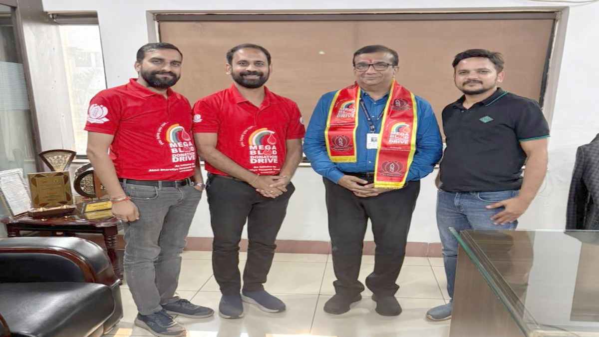 Blood donation Amrit Mahotsav 2.0: छत्तीसगढ़ के सभी जिलों में 17 सितंबर को लगेगा रक्तदान शिविर, सौ बार से अधिक बार रक्तदान कर चुके कुलपति ने तेरापंथ युवक परिषद को सहयोग करने का दिया आश्वासन