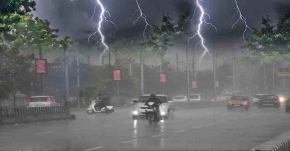 UP में फिर मानसून ने मारी पलटी! 30 जिलों में बारिश का येलो अलर्ट जारी, जानिए कहां कैसा रहेगा मौसम का मिजाज…