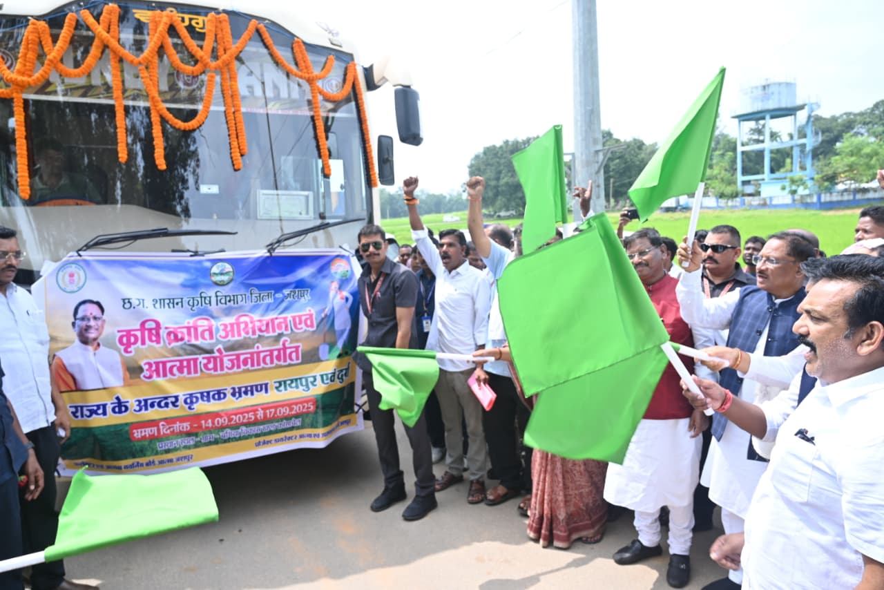 जशपुर में कृषि क्रांति लाने मुख्यमंत्री साय ने किसान कॉल सेंटर का किया शुभारम्भ, क्यू आर कोड स्कैन कर किसान सीधे बेच सकेंगे अपनी फसल, बिचौलियों से मिलेगी निजात