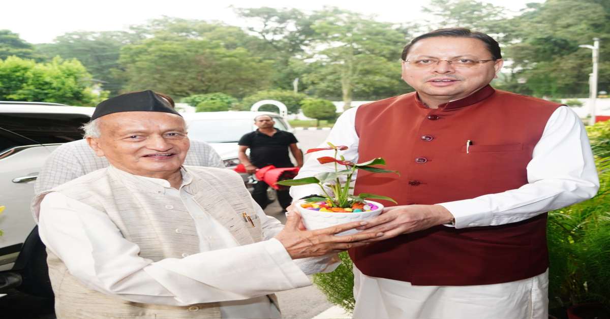 मुख्यमंत्री आवास पहुंचकर महाराष्ट्र के पूर्व राज्यपाल भगत कोश्यारी ने CM धामी को जन्मदिन की दी बधाई, कही ये बात…