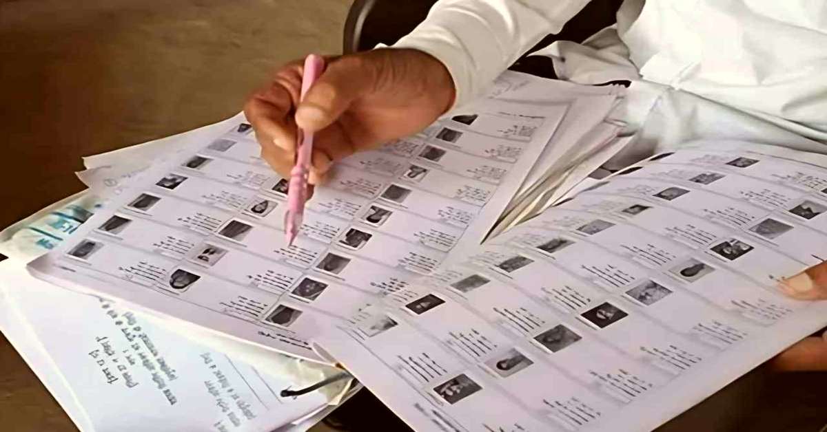 UP में ‘लोकतंत्र का चीरहरण’! कहीं एक घर में 4271 तो कहीं एक घर में 243 मतदाताओं का नाम दर्ज, आखिर किसके इशारे में वोटर लिस्ट में हुआ खेला?