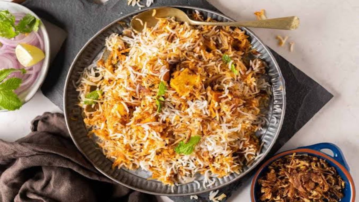 Paneer Makhani Biryani Recipe : बहुत स्वादिष्ट लगती है पनीर मखनी बिरयानी, डिनर में जरूर करें ट्राई