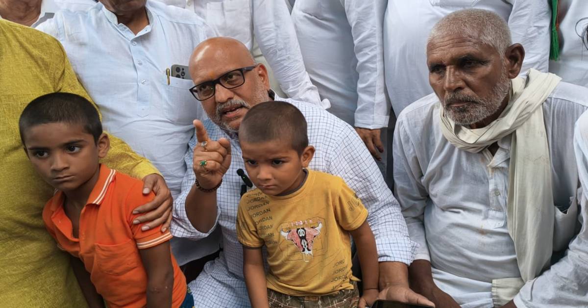 न्याय मिलेगा! जिला कारागार में बंदी की मौत, पीड़ित परिवार से मिलने पहुंचे अजय राय, कहा- न्याया की लड़ाई में देंगे हर संभव सहयोग