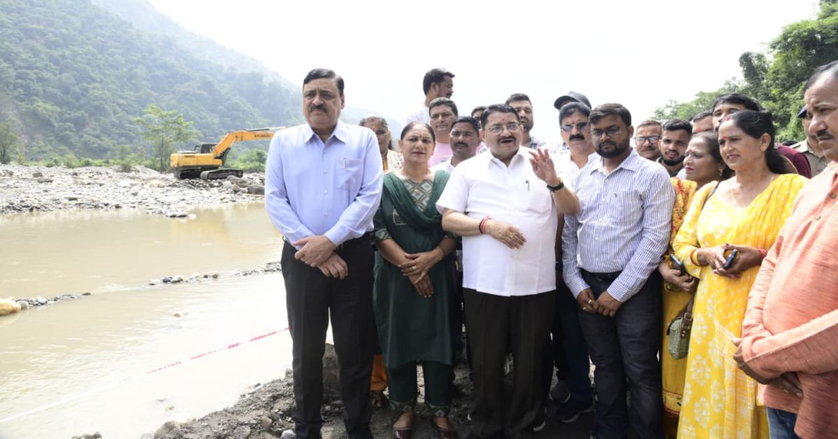 मालदेवता क्षेत्र और रायपुर के बीच दोबारा शुरू हुआ आवागमन, अस्थाई सड़क से लोगों को मिली राहत