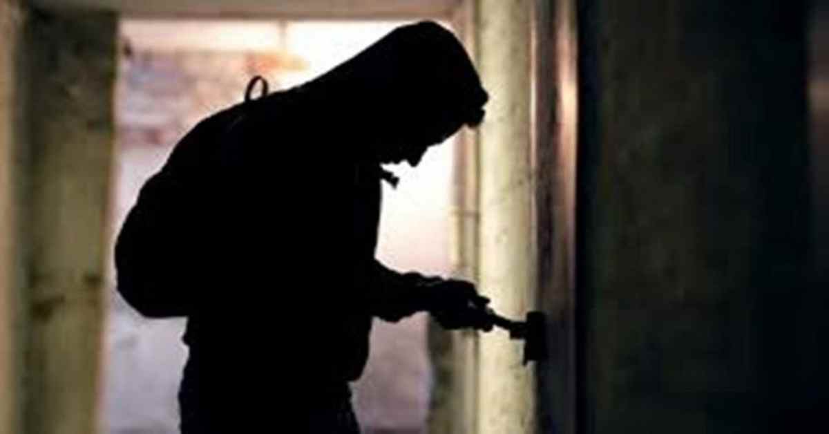 जरा अलर्ट रहना! UP में चोरों का आतंक, 2 घरों से 10 लाख के जेवरात और नगदी पार, जानिए कैसे दिया वारदात को अंजाम