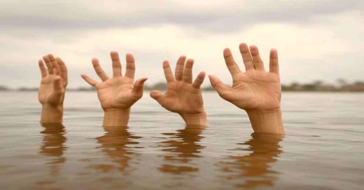 खेल-खेल में आई मौतः पानी से भरे गहरे गड्ढे में गिरी 3 बहनें, तीनों की थमी सांसें, घटना जानकर दहल उठेगा दिल