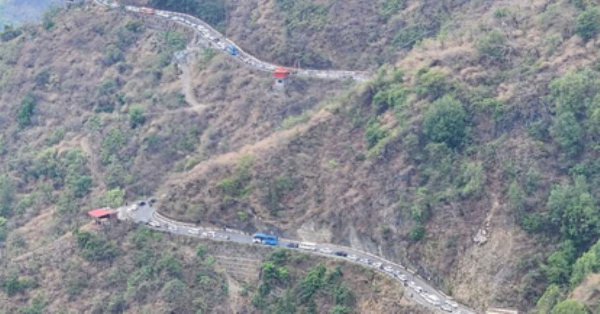 गलोगी के पास भूस्खलन, फिर बंद हुआ देहारदून-मसूरी मार्ग, सड़क के दोनों ओर लगा लंबा जाम