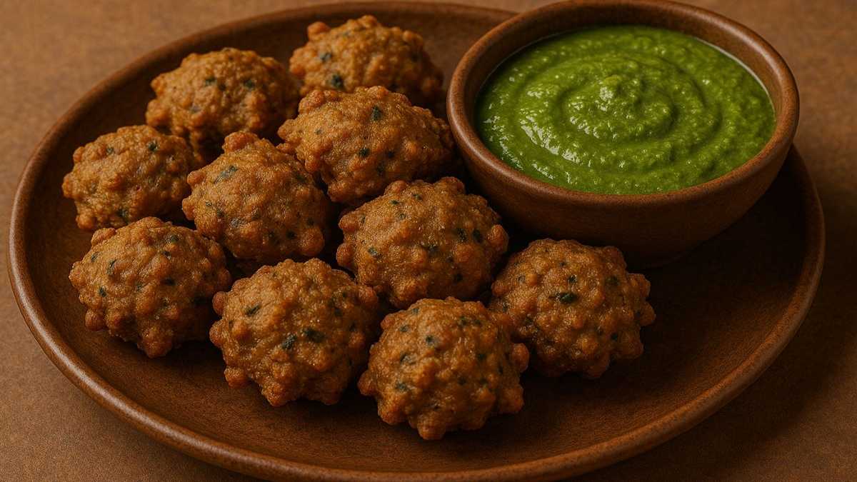 नवरात्रि व्रत में बनाएं कुट्टू के क्रिस्पी पकौड़े, अपनाएं ये आसान टिप्स