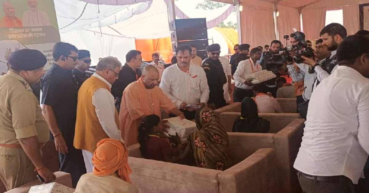 पकड़ न आए तो गोली मार दें…भेड़िया प्रभावित क्षेत्र में पहुंचे CM योगी, पीड़ित परिवारों से मुलाकात कर 5 लाख रुपए सहायता देने का किया ऐलान