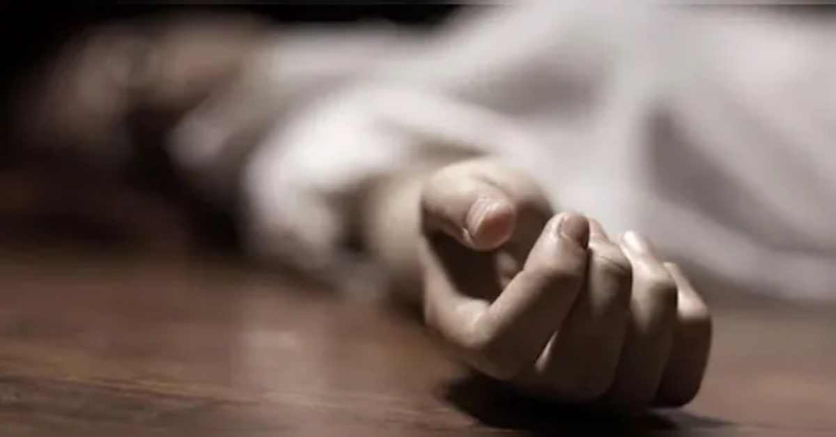 फटे कपड़े, गले में निशान और…चरपाई में संदिग्ध अवस्था में मिली युवती की लाश, इलाके में सनसनी, कहीं हैवानियत के बाद हत्या तो नहीं!