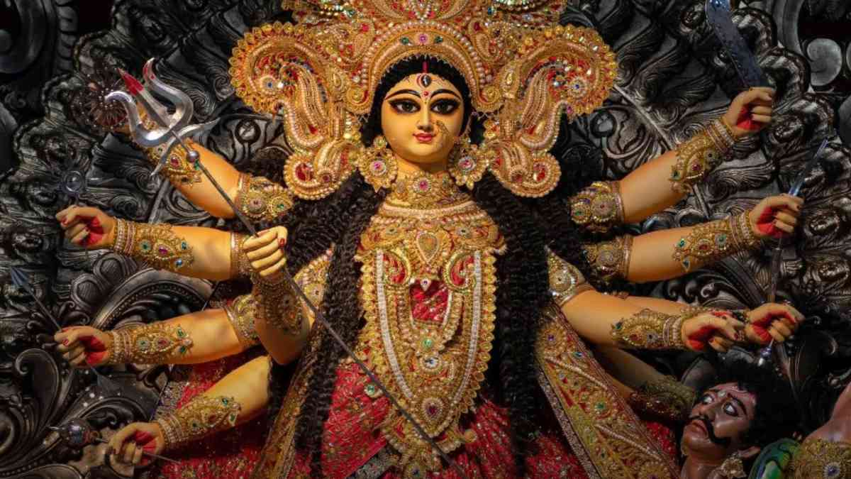 महाअष्टमी पर अपनाएं ये आसान उपाय, घर में आएगी समृद्धि और सुख-शांति