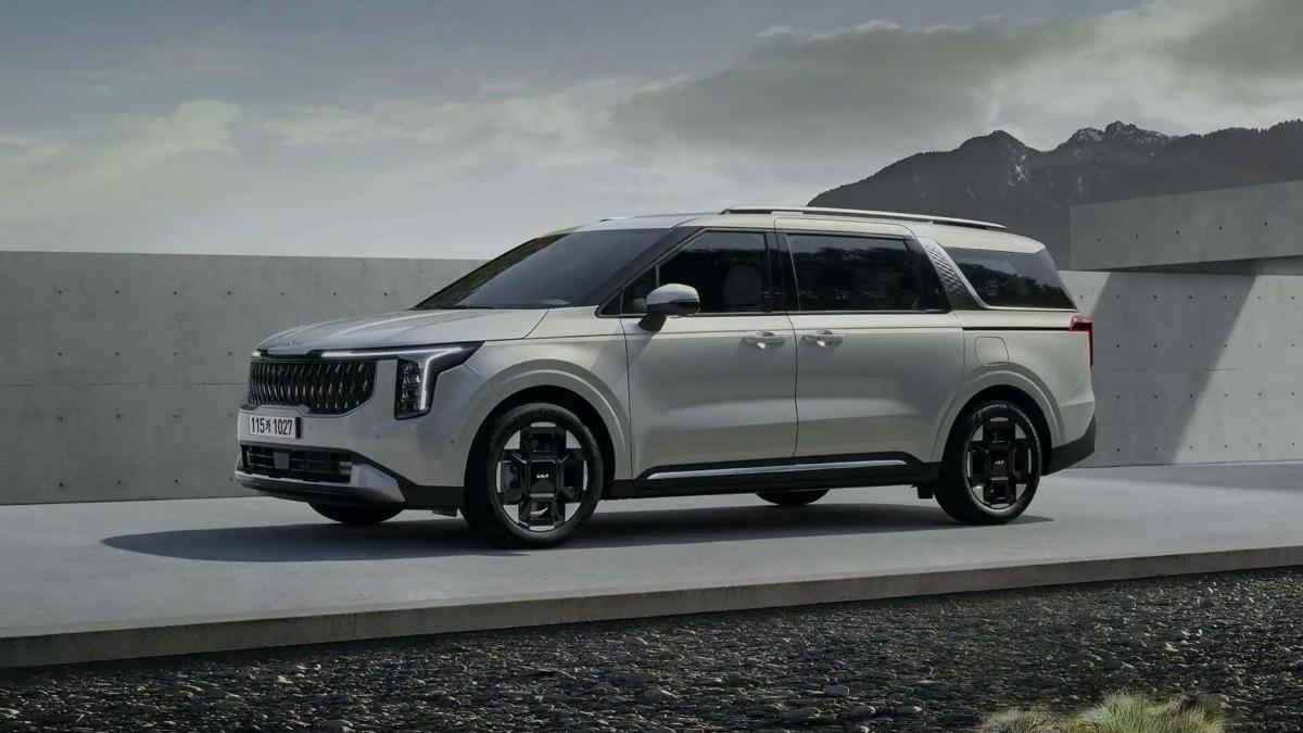 Kia की कारों की कीमतों में बड़ी गिरावट, 4.48 लाख तक की बचत, पूरी लिस्ट देखें