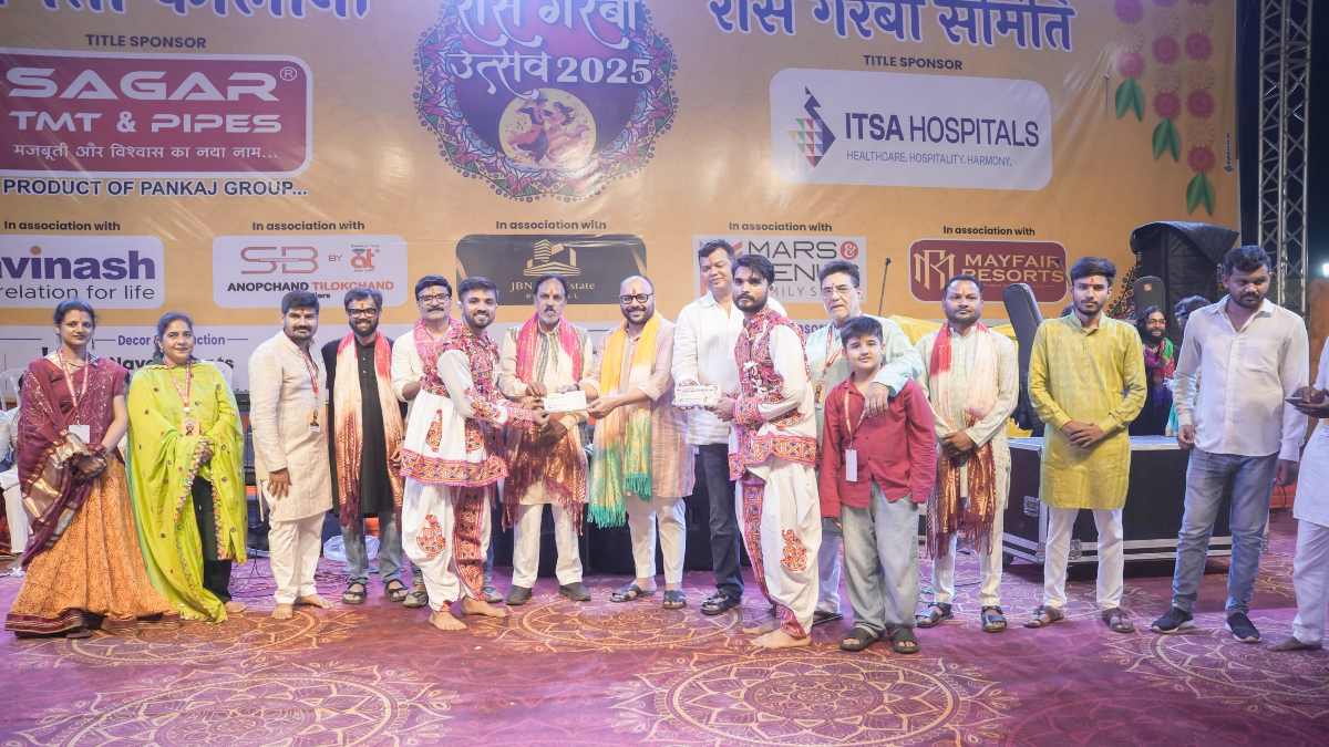 समता कॉलोनी रास गरबा उत्सव : मां दुर्गा के भजनों पर झूमे रायपुरवासी, देवी-देवताओं का रूप धारण कर पहुंचे श्रद्धालु, विजेताओं को मिले पुरस्कार
