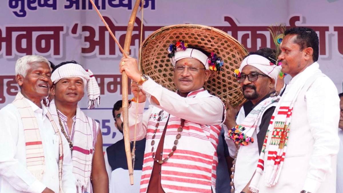 धुरवा समाज के नुआखाई मिलन समारोह और नवनिर्मित सामाजिक भवन “ओलेख” के लोकार्पण कार्यक्रम में शामिल हुए मुख्यमंत्री विष्णुदेव साय, बोले- राज्य सरकार जनजातीय समाज के समग्र विकास के लिए कटिबद्ध